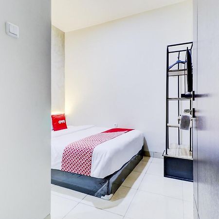 Oyo 90215 Ada Residence Telukjambe Exteriér fotografie