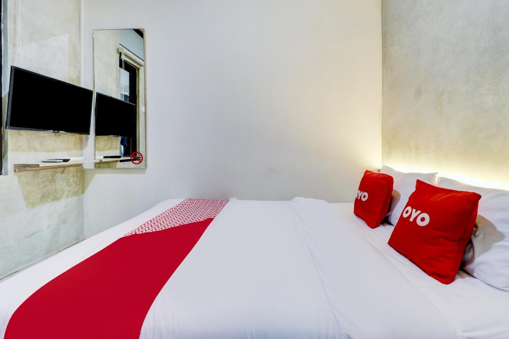 Oyo 90215 Ada Residence Telukjambe Exteriér fotografie